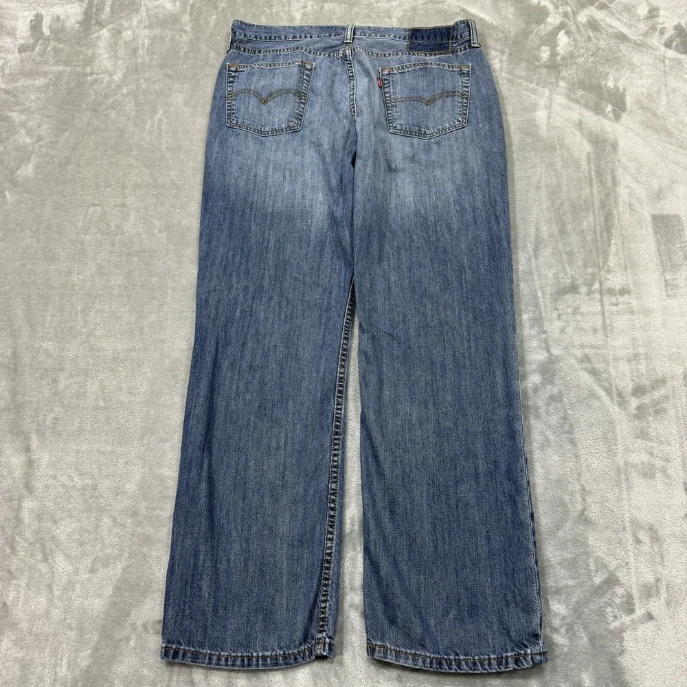 Levis Jeans Mens 34x30 Blue 514 Straight Fit Medium Wash Denim Work Logo Casual
